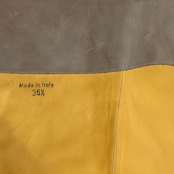 Saks Fifth Avenue 10022 Shoe Tan Leather Riding Boots
Size 36.5 - Picture 7 of 9